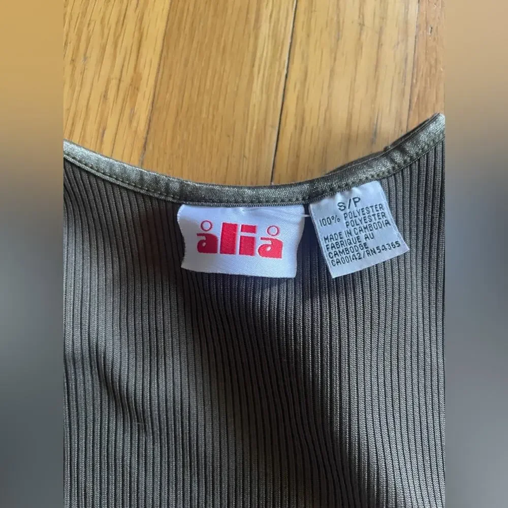 90s-Y2K Vintage Ribbed Tank Top - Picture 4 of 5